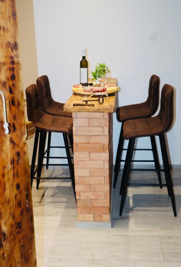 Iva Apartman Sa Bazenom Donji Zemunik Extérieur photo