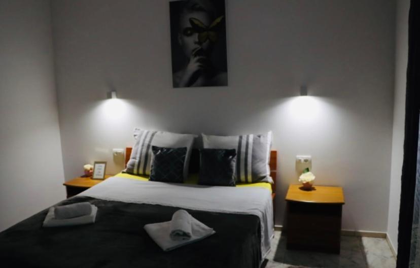 Iva Apartman Sa Bazenom Donji Zemunik Extérieur photo