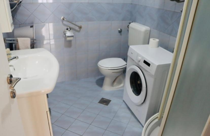 Iva Apartman Sa Bazenom Donji Zemunik Extérieur photo