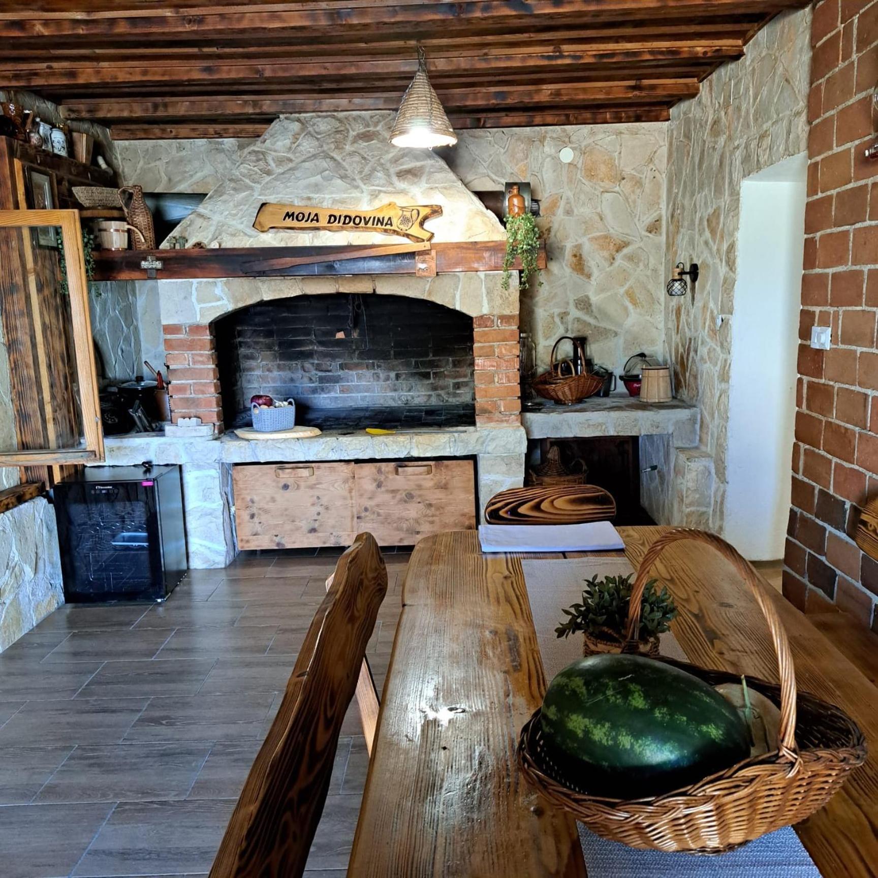 Iva Apartman Sa Bazenom Donji Zemunik Extérieur photo